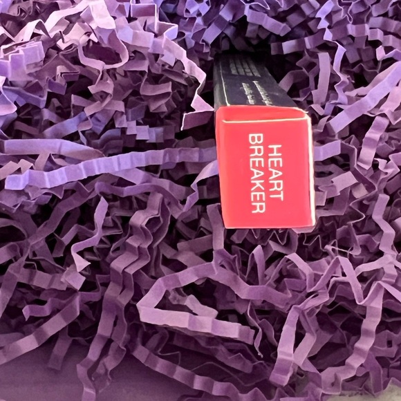 Huda Beauty Lip Contour Lip Liner in Heartbreaker - Picture 4 of 13